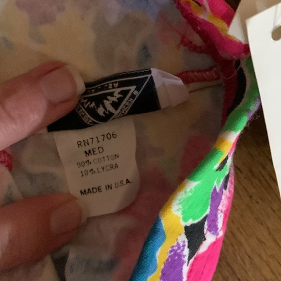 BUNDLE OF 4 Pairs of Floral and Paisley Leggings Size M NWT gifted - Picture 13 of 14